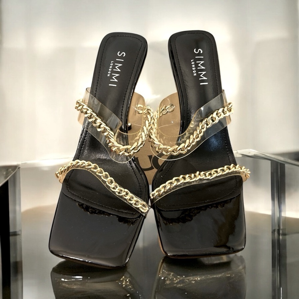 SIMMI London Black & Gold Chain Heels ✨
Size: 9 (True to size)